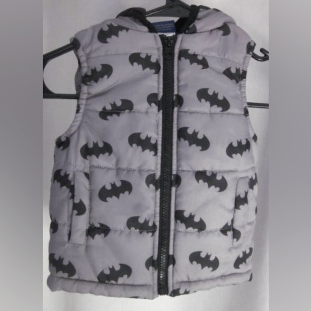 Boy’s Batman Hooded Puffy Vest, Gray w/Black Batman Pattern, Zip Up; Size 18M